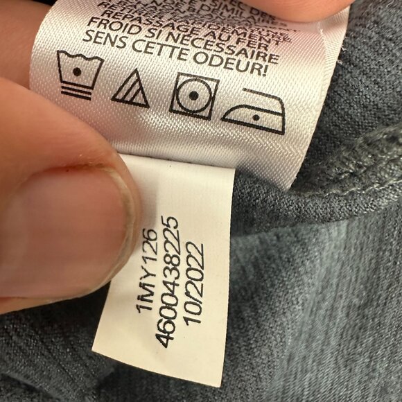 Travis Mathew Mens Polo Shirt  Size Large Gray With Pink & White Stripes - Picture 10 of 10